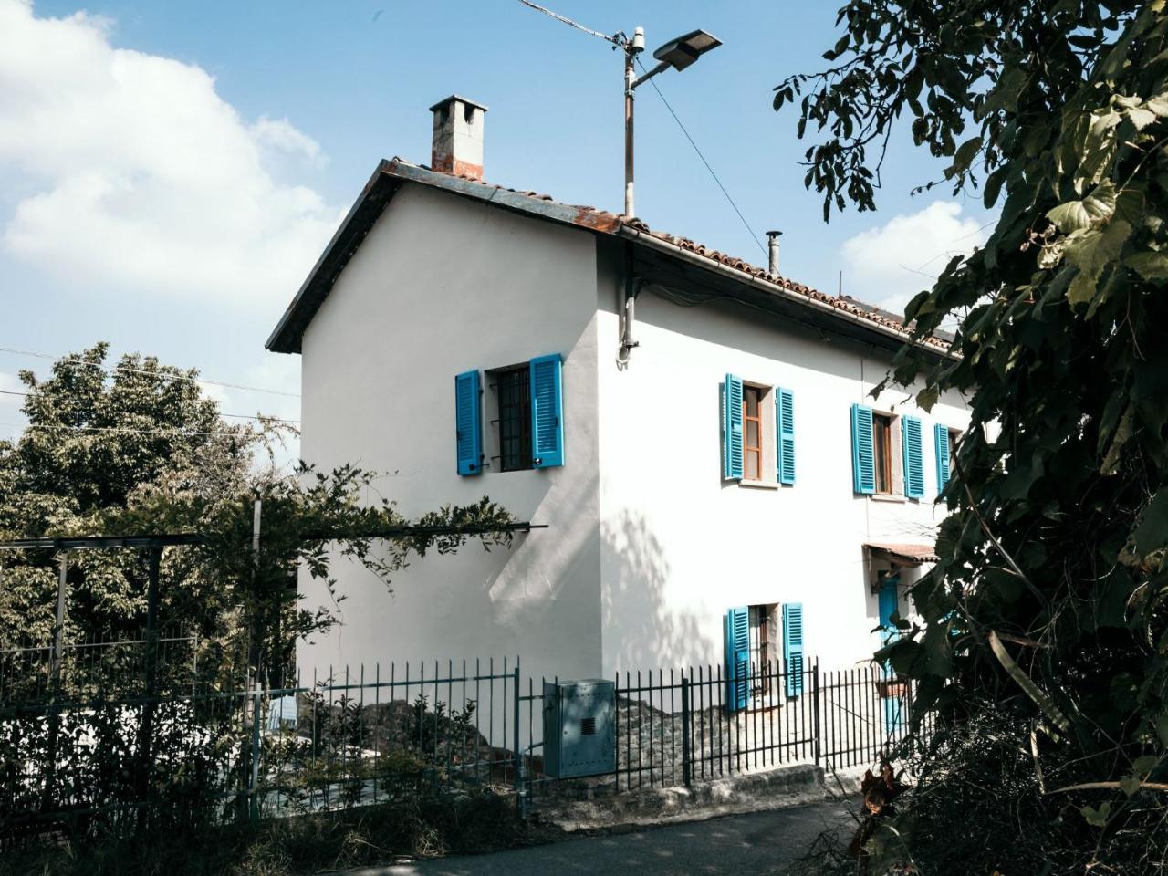 Superb Holiday Home In Piedmont Italy With Fireplace Santo Stefano Belbo Extérieur photo